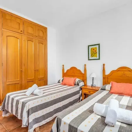 Villa Punta Prima Sleeps 7 Pool Air Con Wifi Punta Prima