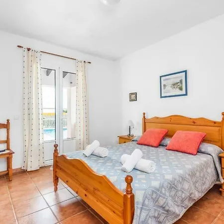 Punta Prima Sleeps 7 Pool Air Con Wifi بونتا بريما