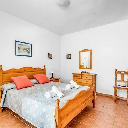 Villa Punta Prima Sleeps 7 Pool Air Con Wifi *