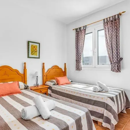 Punta Prima Sleeps 7 Pool Air Con Wifi